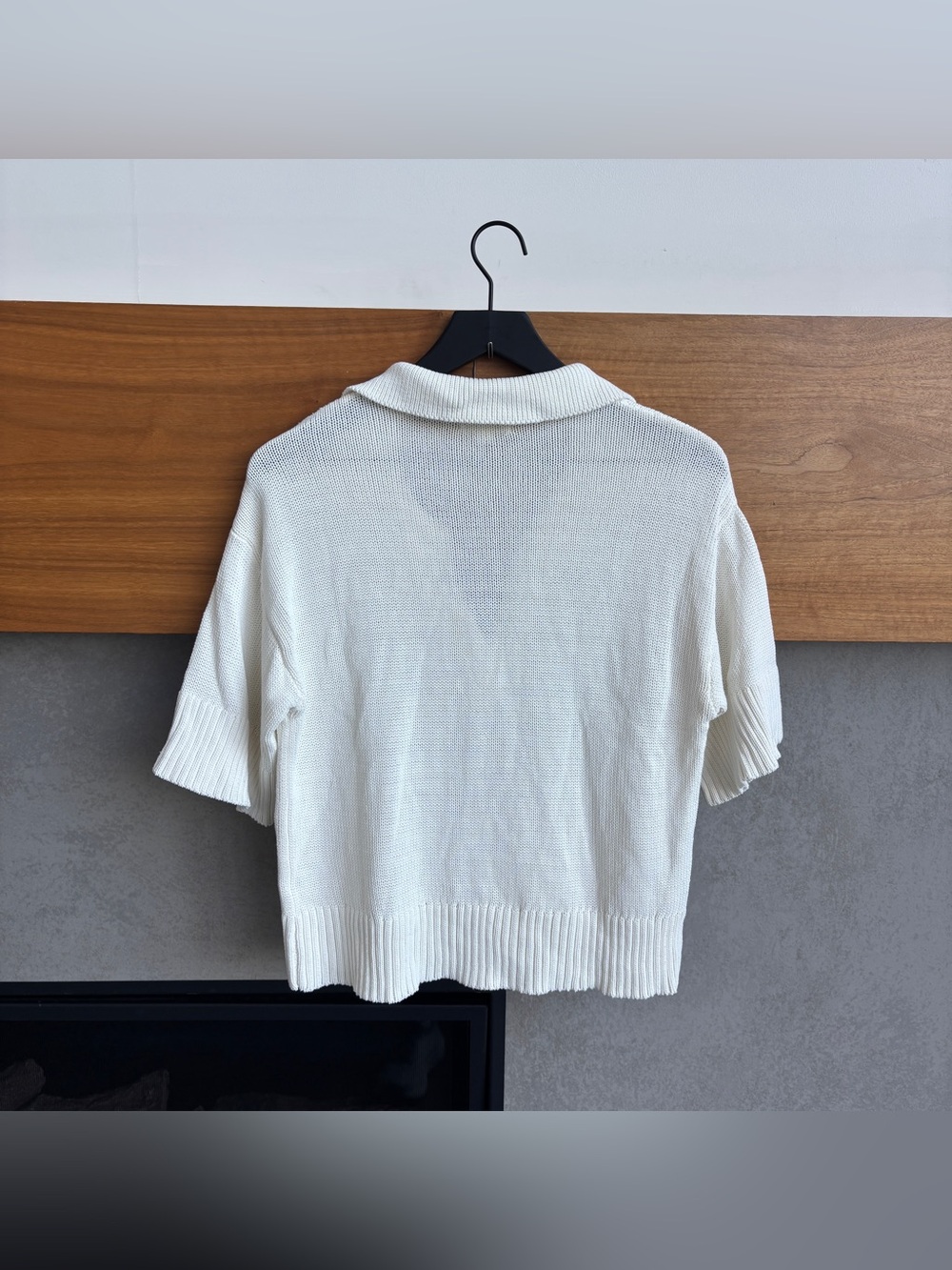 Roller Rabbit Short-Sleeve Collared V-Neck Ribbed Sweater, Size XS - Picture 8 of 9